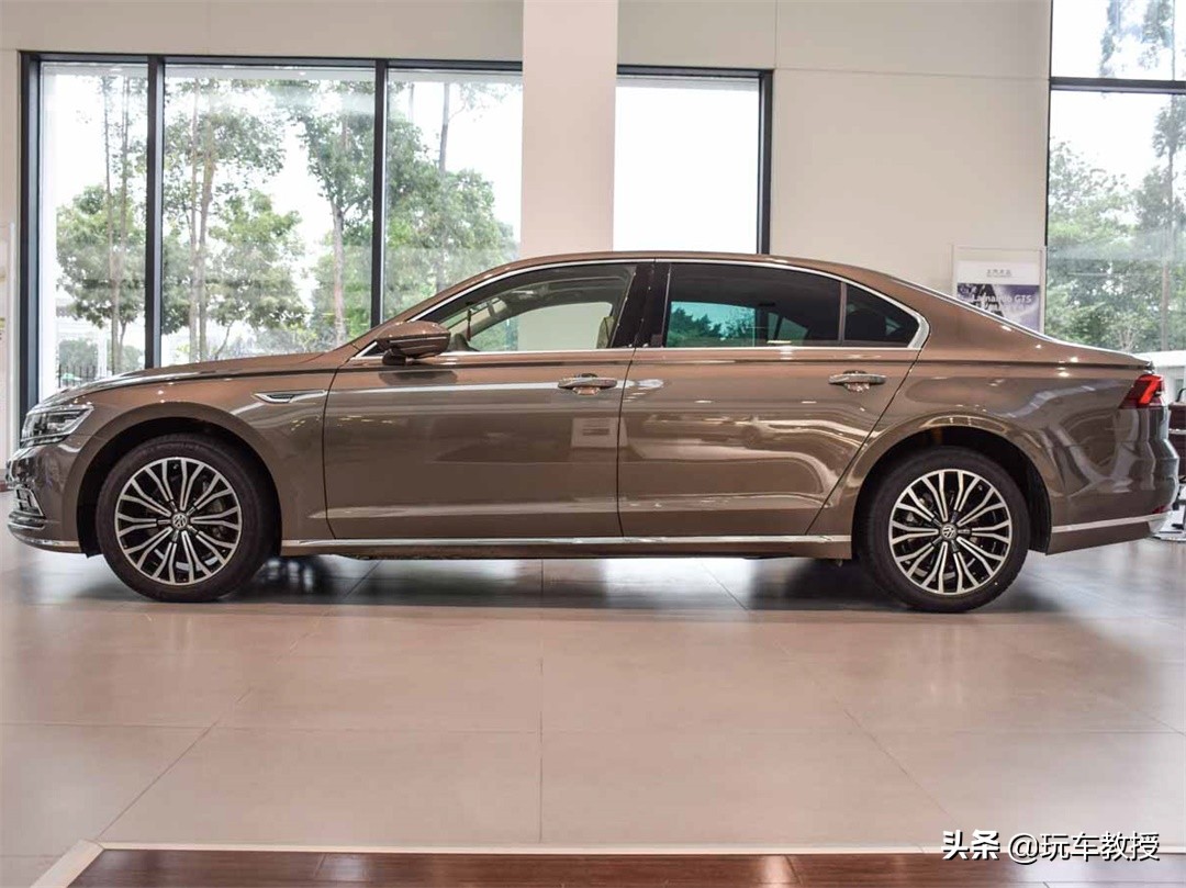 赚了赚了，老王400万的SUV，和我50万的SUV三大件一样的