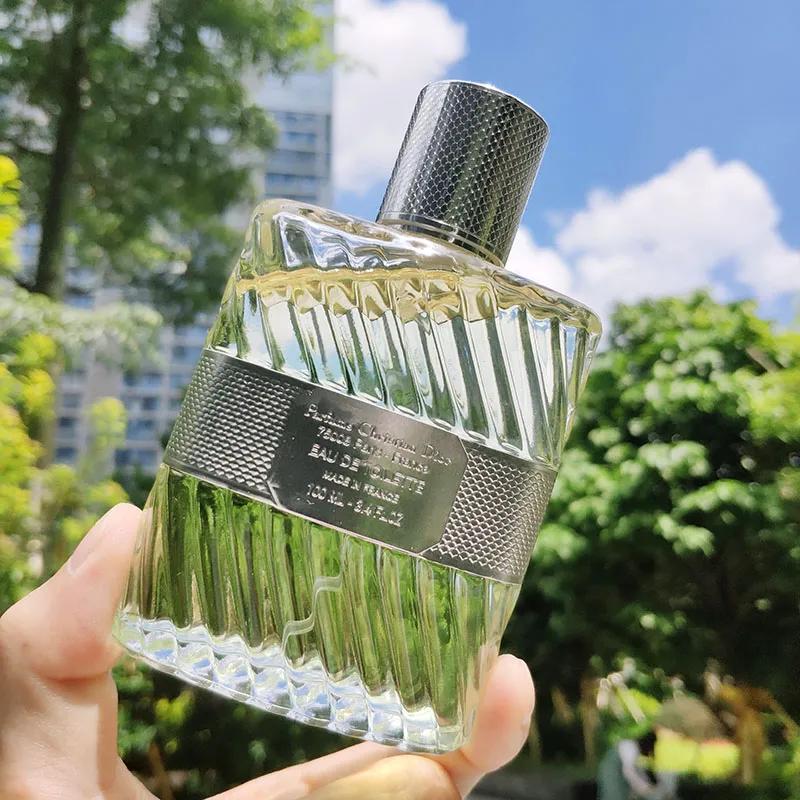 男人夏天喷哪种香水,男生都喷什么香水