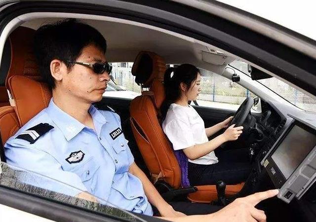 科三考试全程细节和技巧图文,科三考试全过程细节和注意事项