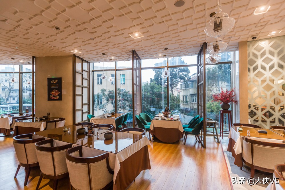 上海旅游值得打卡的酒店,来上海玩住哪里性价比比较高