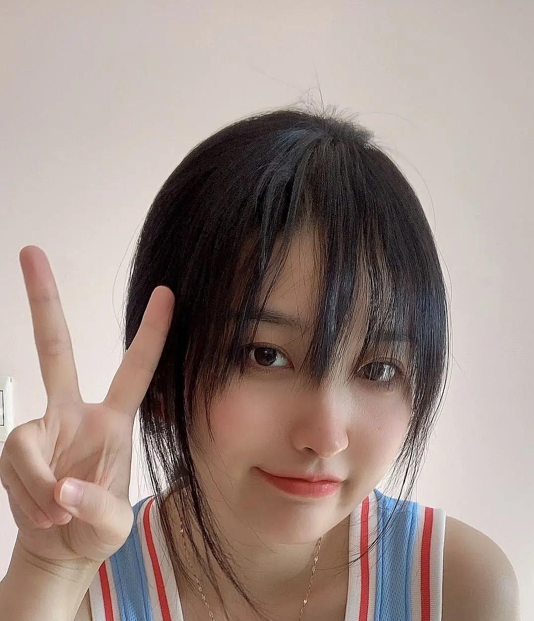 他们急了，看到淳朴的丁真受到女生追捧，丁真受到不友好的对待