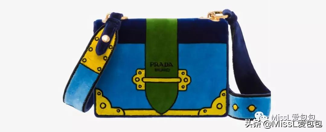 第18只包｜PradaCahier：不只是穿Prada的女王，更是你的月光宝盒