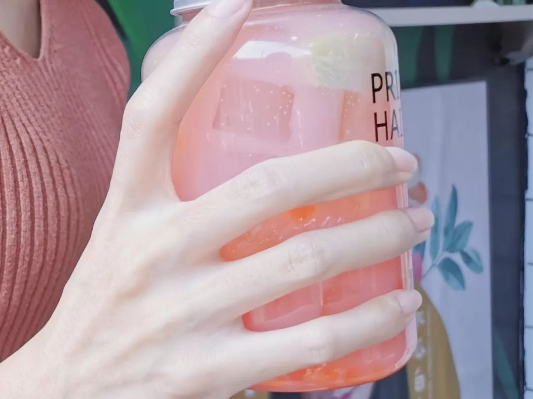 奶茶一杯探店,特别吸引人的奶茶店探店