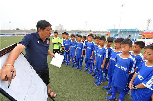 全国校园足球特色学校名单查询,全国特色足球学校名单