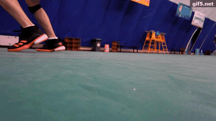 穿上就不想再脱的Q弹，阿迪达斯羽毛球鞋评测