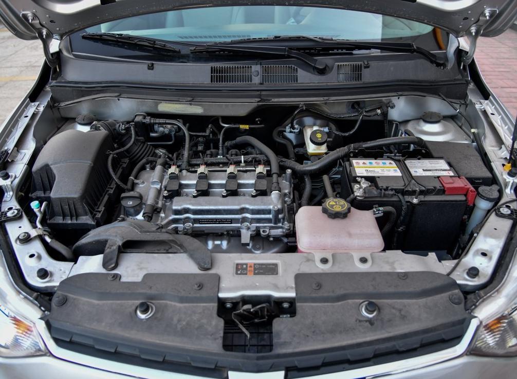 最省油的五座家庭代步车,最省油5万家用代步汽车