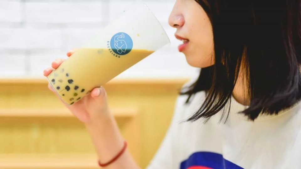 只卖3杯奶茶,只卖100多杯的奶茶