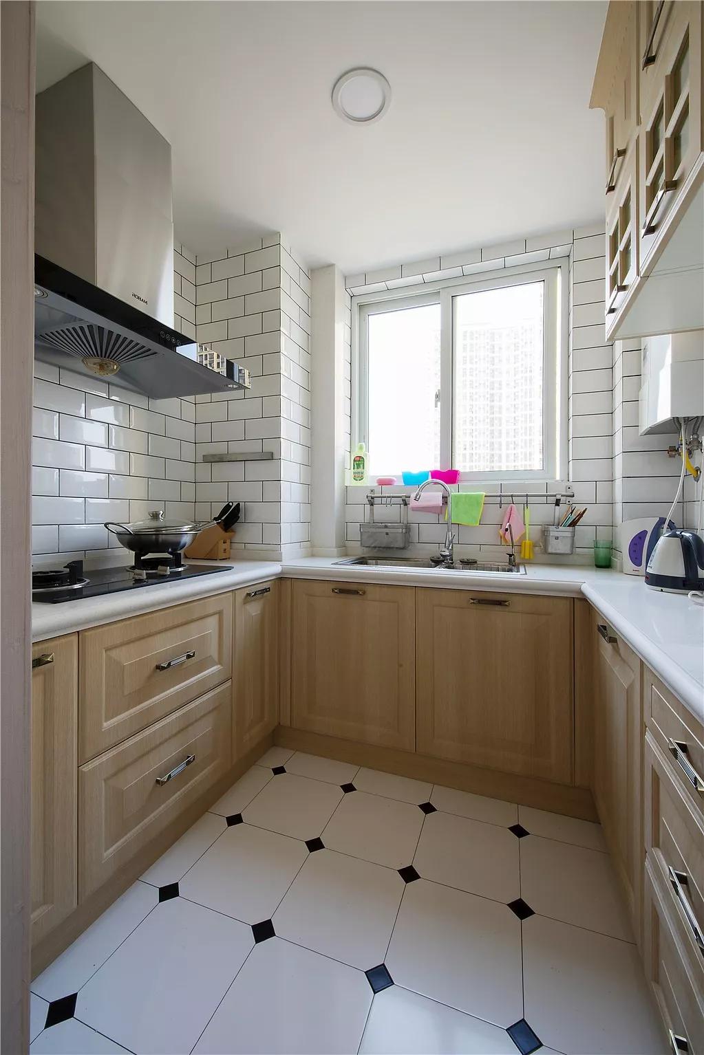 北欧风厨房橱柜配色,小厨房橱柜颜色搭配更显高级感