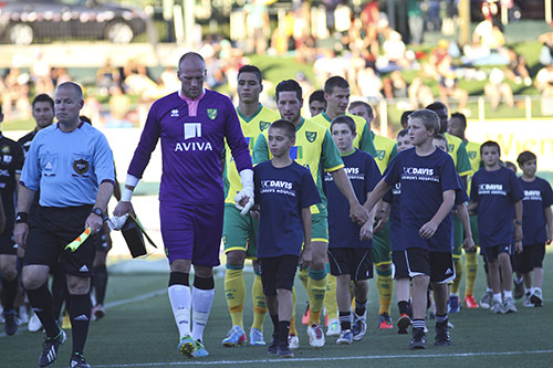 为什么足球比赛带球童入场,足球比赛啥时候开始有球童的