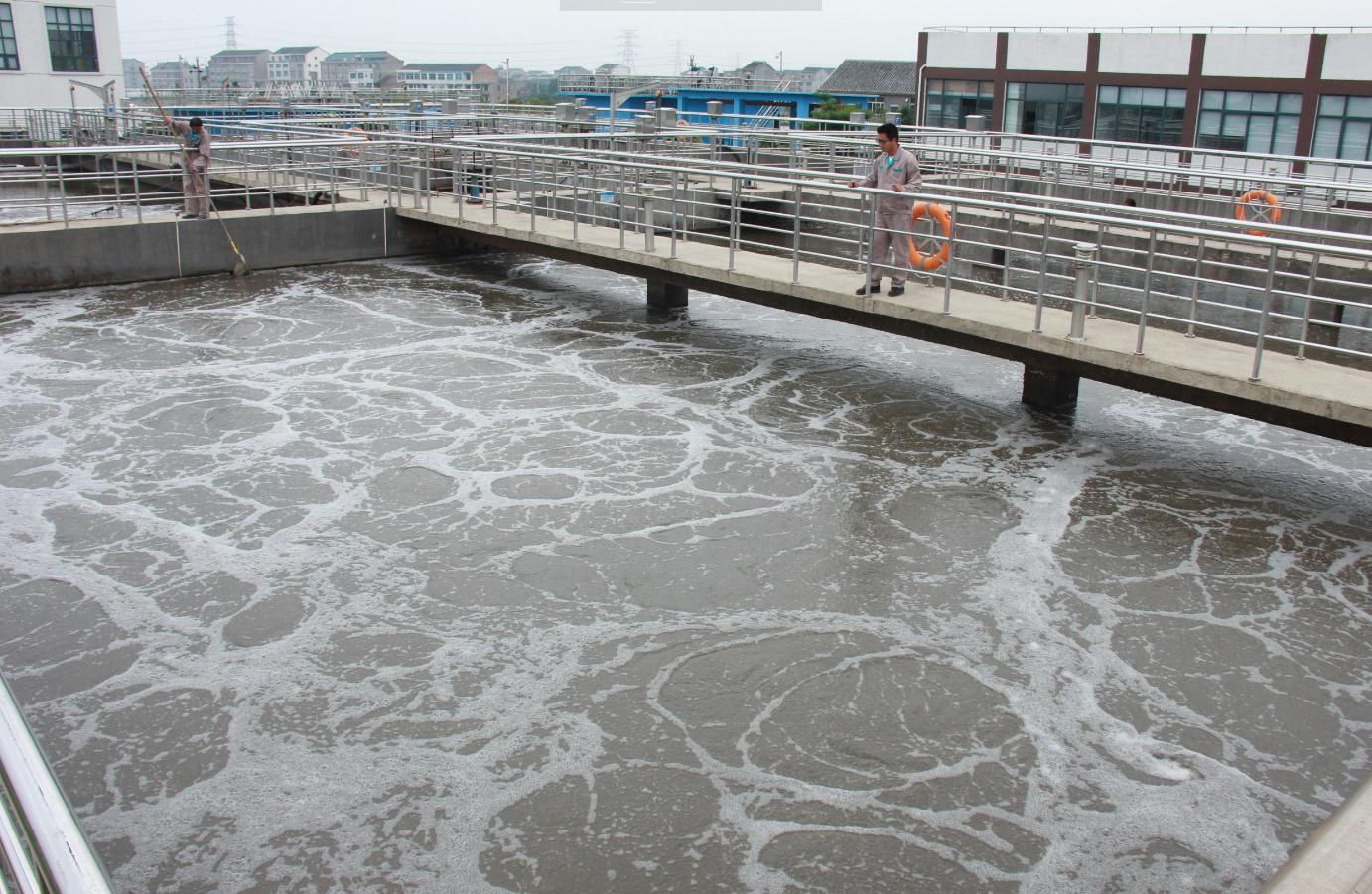 卫生间厕纸扔马桶还是放纸篓,厕纸该扔进马桶还是纸篓