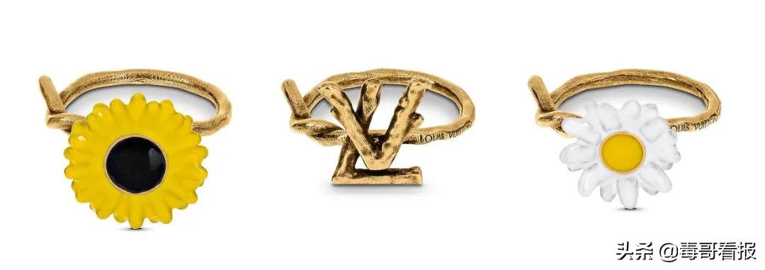 简约的首饰往往是穿搭的必杀技,首饰穿搭