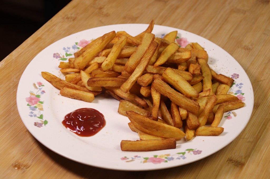 买的薯条炸出来软趴趴是什么原因,炸薯条不回软的正确做法