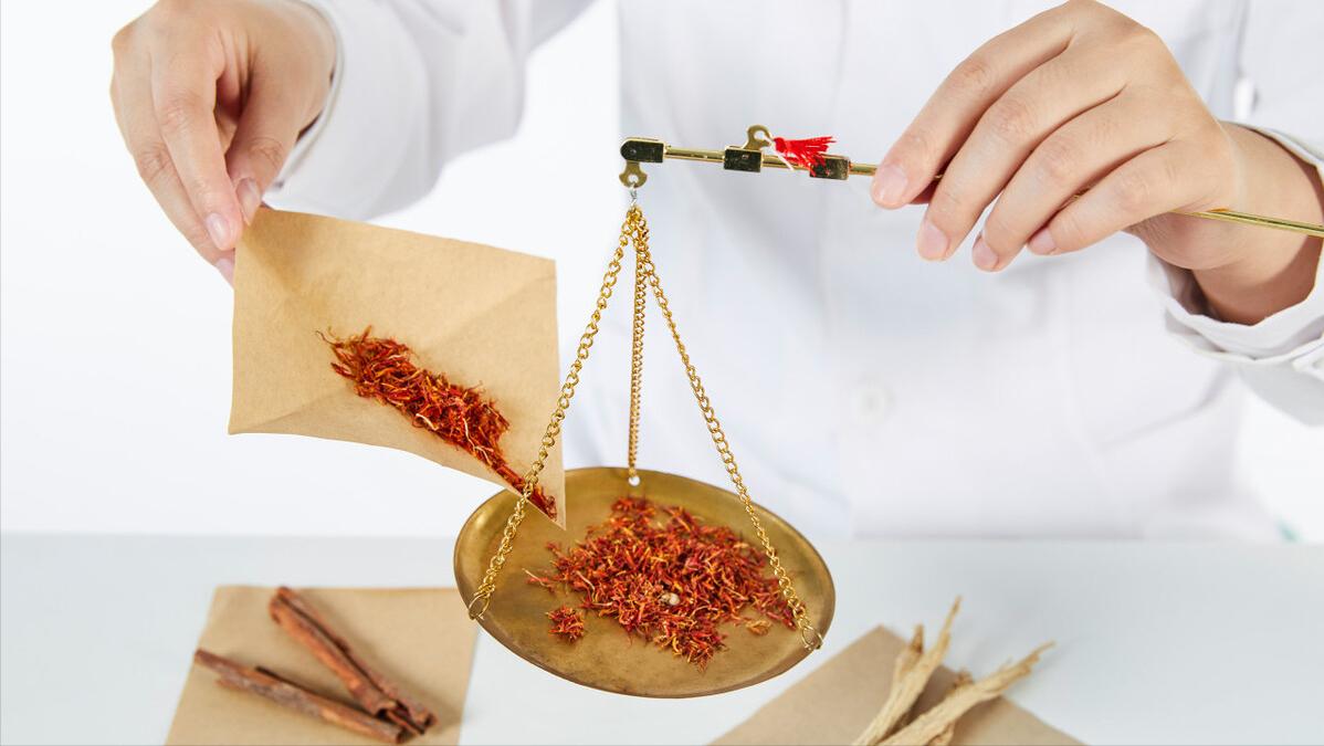 脸上反复长脓痘中医,脸长痘化脓有黄水怎么解决