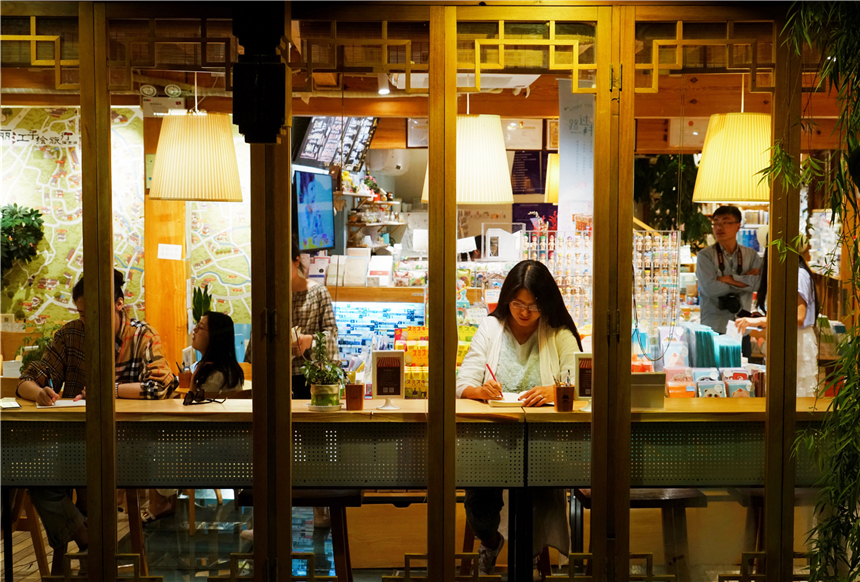 昆明一座浪漫的花城,云南四季如春风景