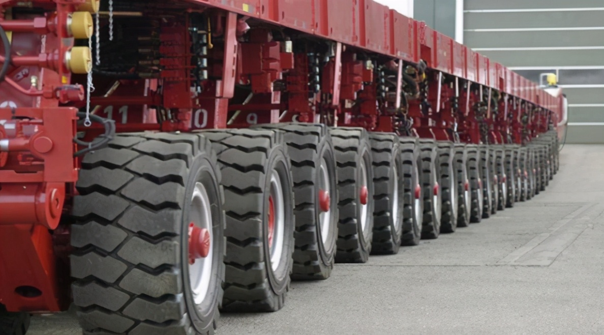 航母是怎么拉到海里,航母是如何下水的