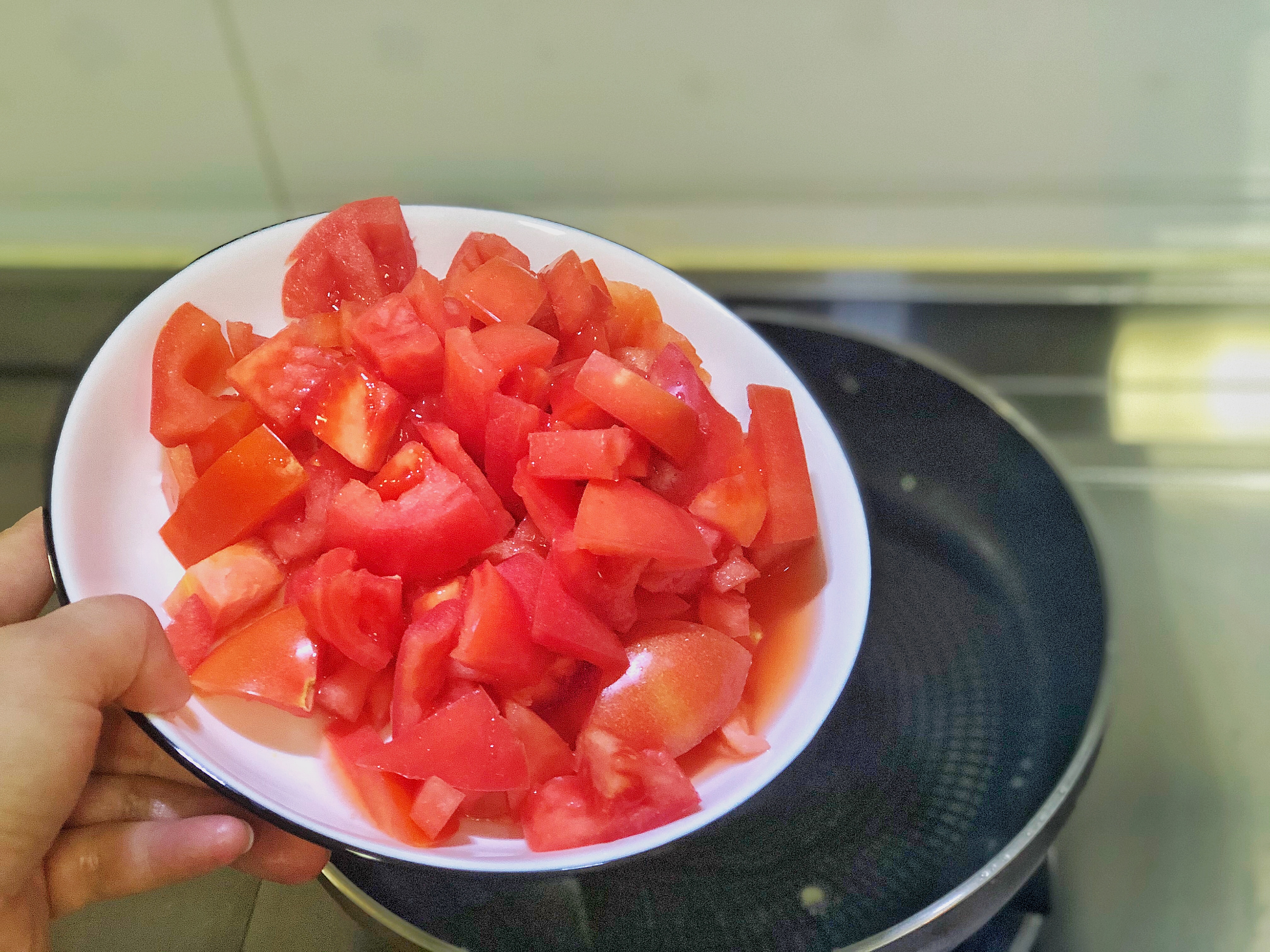 自己在家做拉面一次就能成功，和西红柿鸡蛋卤是绝配，爽滑弹牙