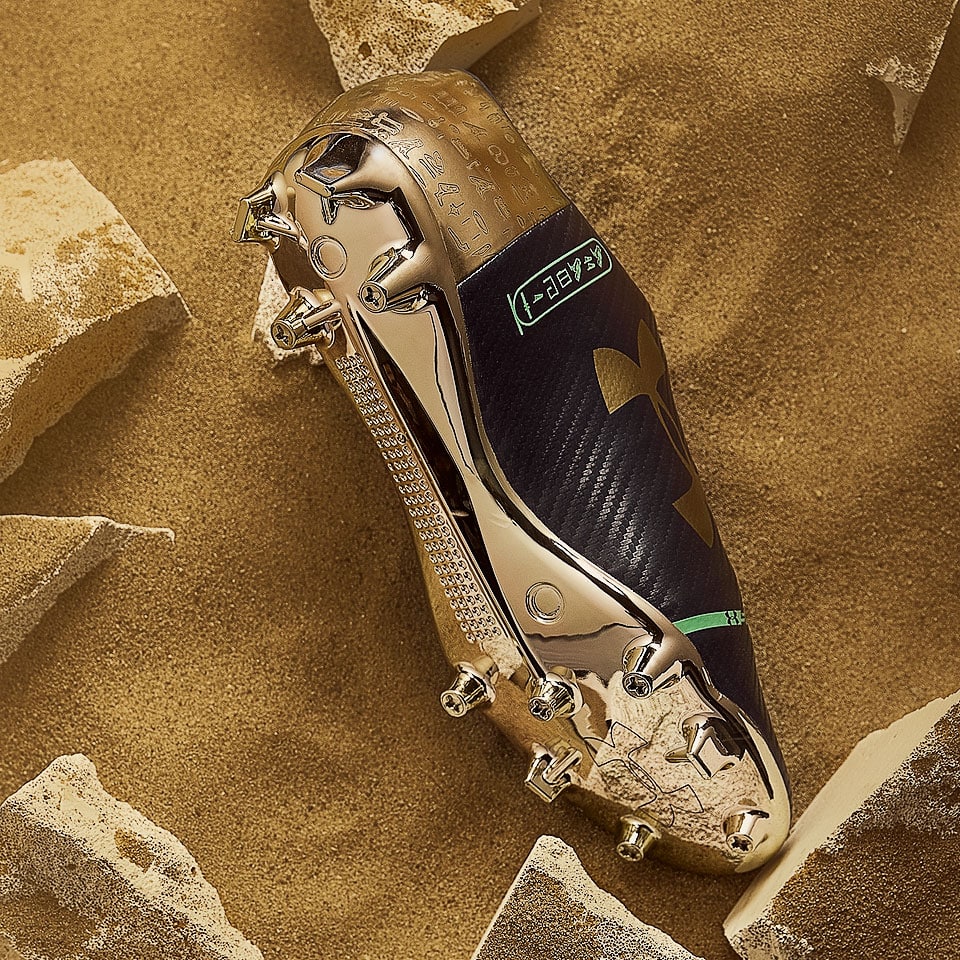 梅西和c罗为什么没有签名鞋,c罗刺客黑球鞋