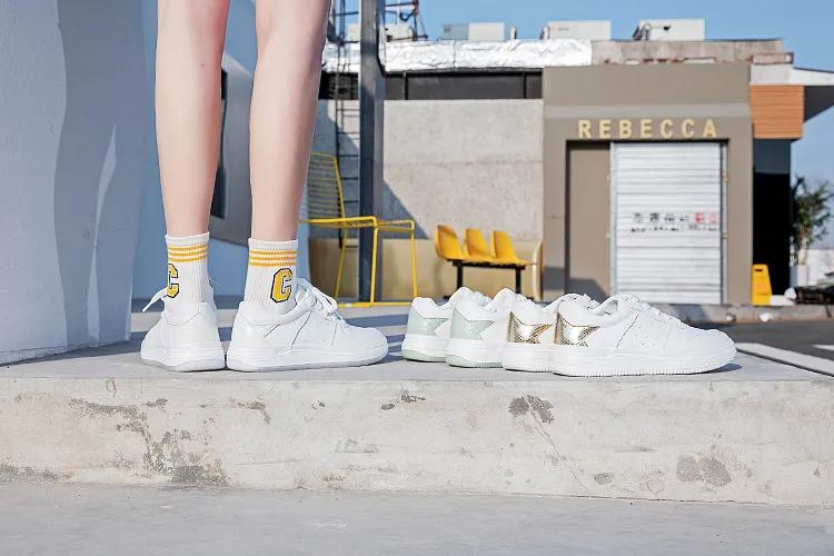 别再盯着外国大牌了！潮鞋选国货之光，100种时髦穿法随便造