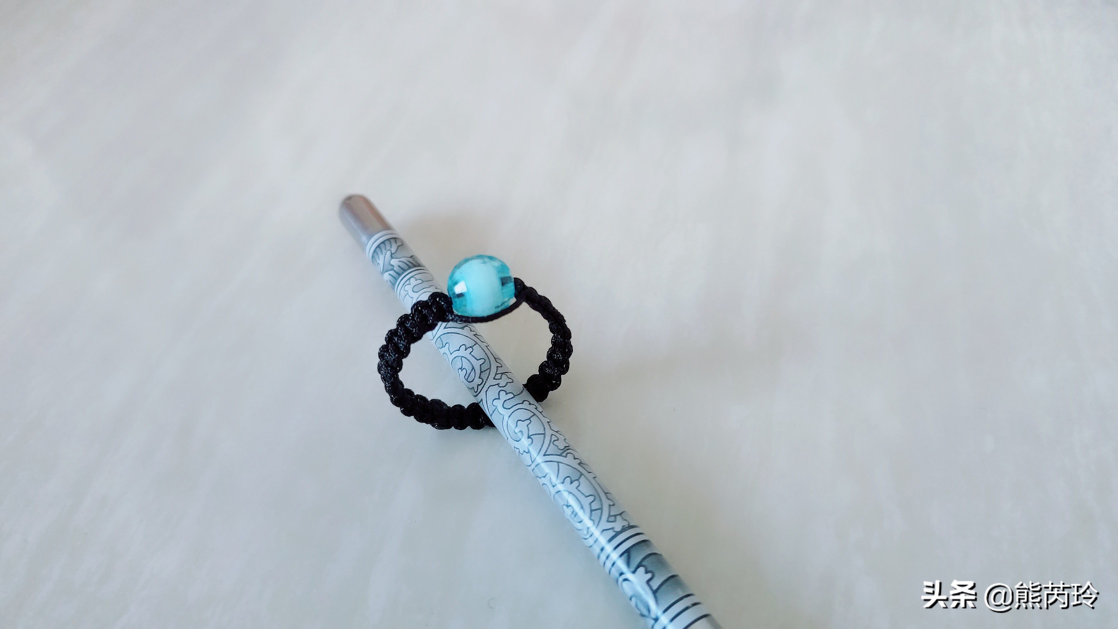 手编戒指怎么用其他线收尾,三颗金珠怎么编织戒指好看