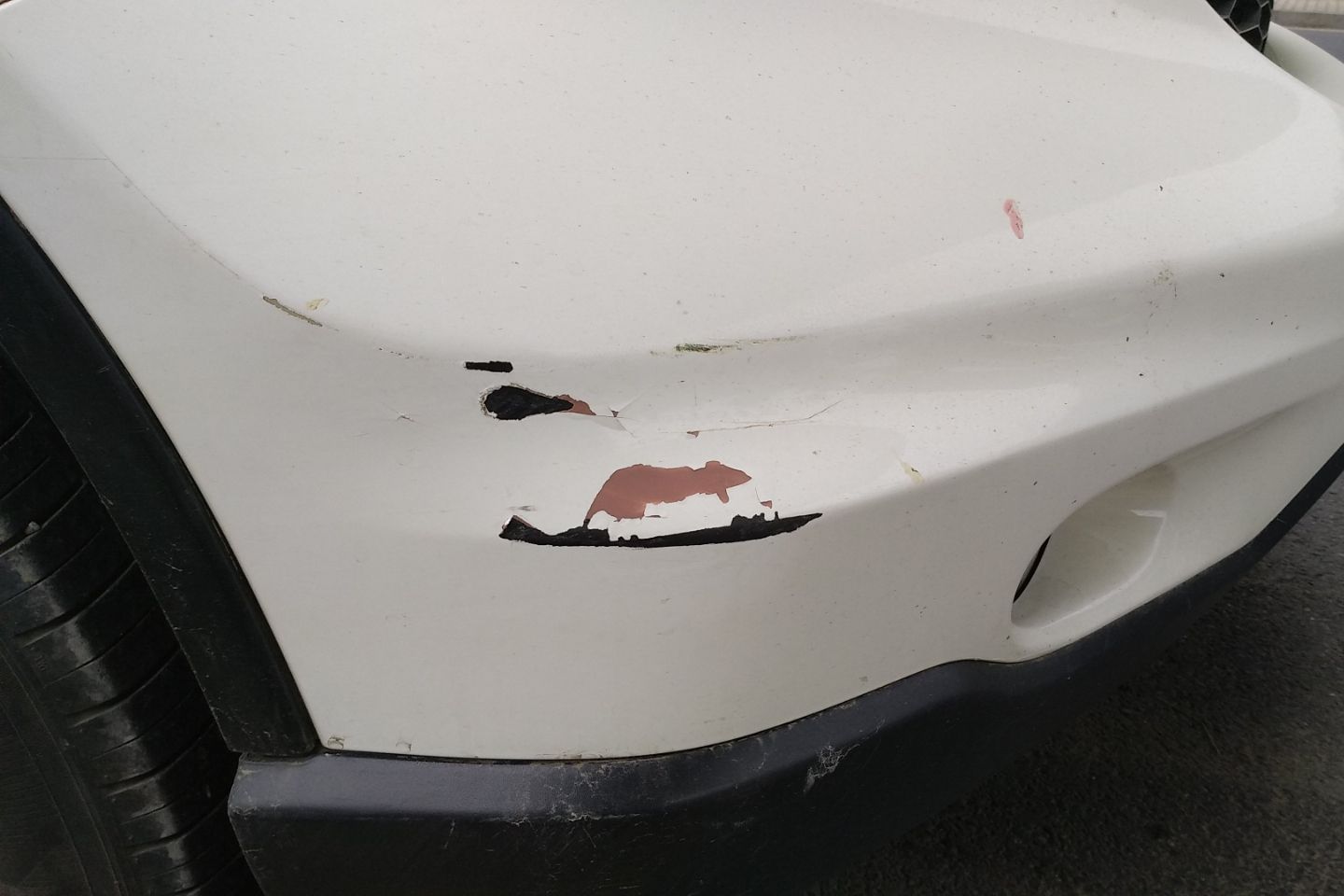 汽车露了底漆多久生锈,汽车露底漆是怎么样的