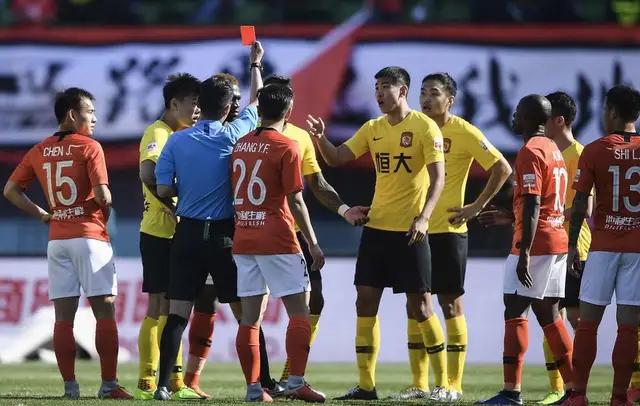 恒大最后十分钟两张红牌,恒大处罚新闻