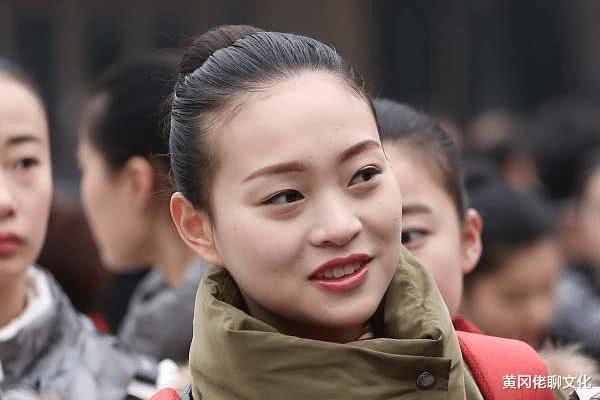 情感有盲区：痴情的女人，要防着点这3种男人，容易受伤