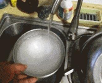 水龙头套上它，厨房台面再不溅一滴水！1年少缴300块水费