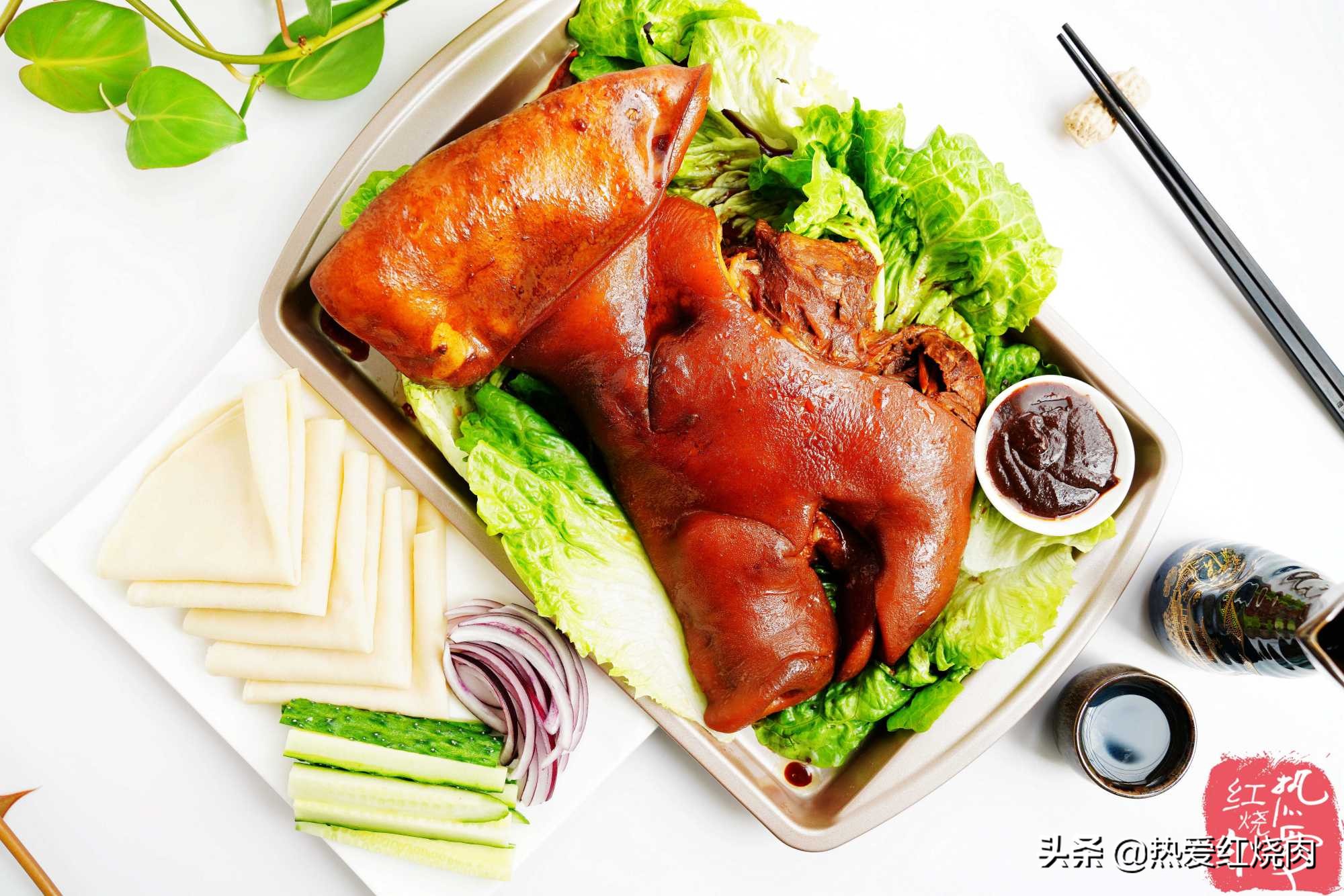 过年桌上的大猪头,过年的大猪头