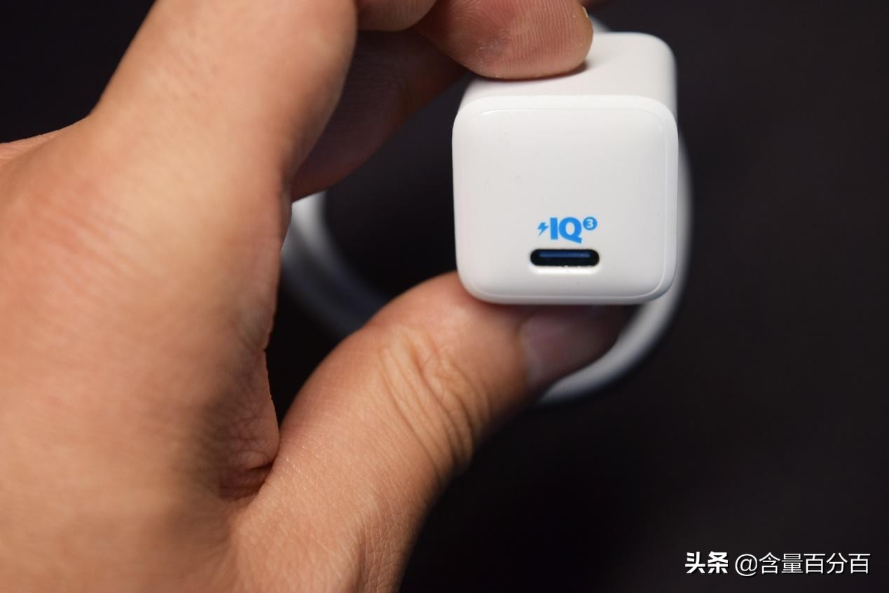 ankernanousb-c充电器,ankerpd充电头18w评测