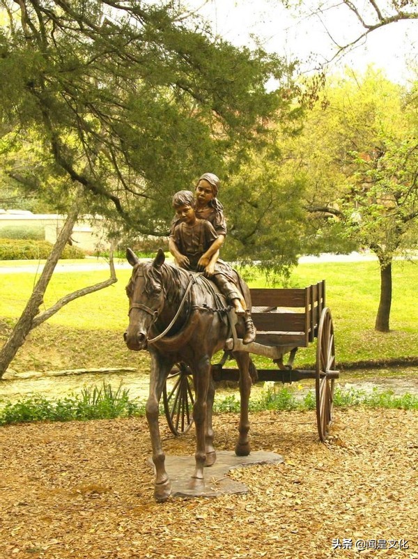 学赏画197：美女雕塑家米娅：灵感来自孩子们不断变化的个性