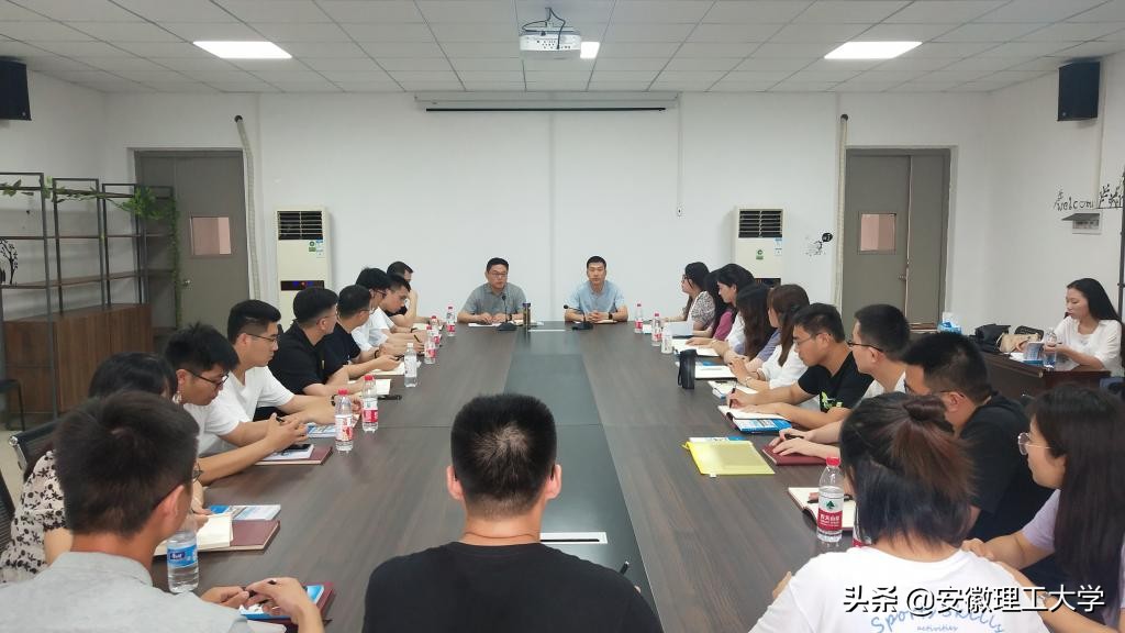 对辅导员队伍建设的意见和建议,推进辅导员队伍专业化建设