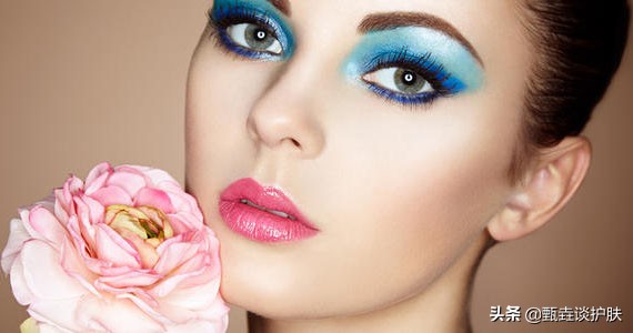 上粉底卡粉浮粉起皮怎么办,涂粉底浮粉起皮