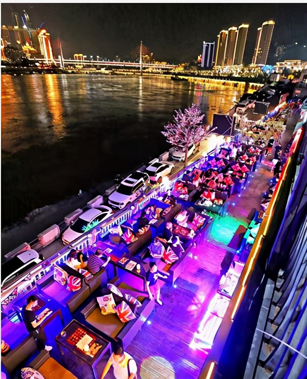 重庆旅游攻略南山,重庆南滨路长江国际