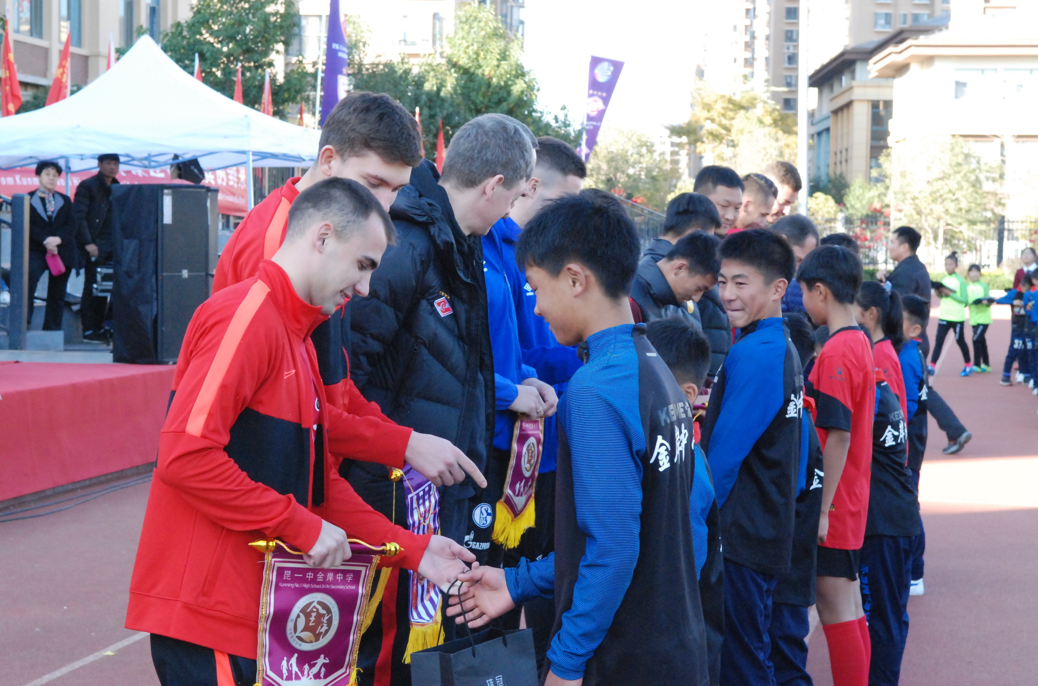 世界顶级足球俱乐部教练,世界顶尖足球教练