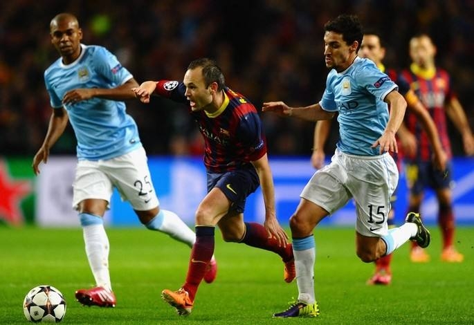 足球中场集锦伊涅斯塔,球星伊涅斯塔油炸丸子