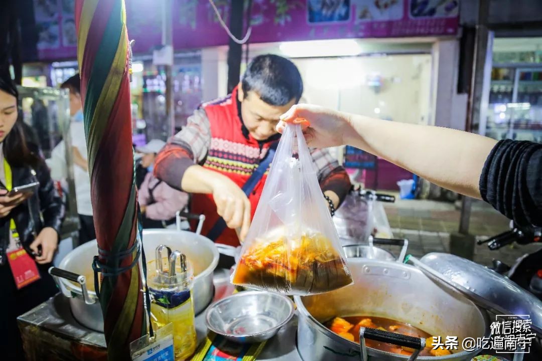 啃了1000斤鸡爪,啃了十几个鸡爪