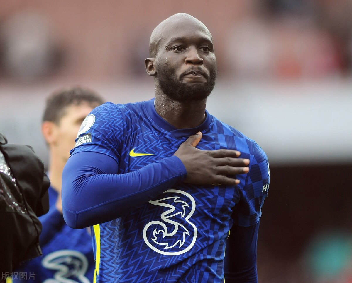 盘点世界足坛12位亿元级别转会费的球员，30岁以上的只有C罗