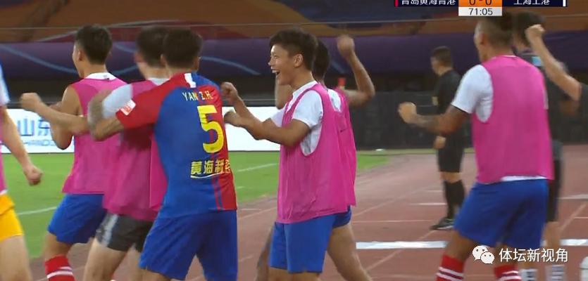 洋哨来不了，本土裁判肩上担子太重了，一晚上2场关键战都有争议