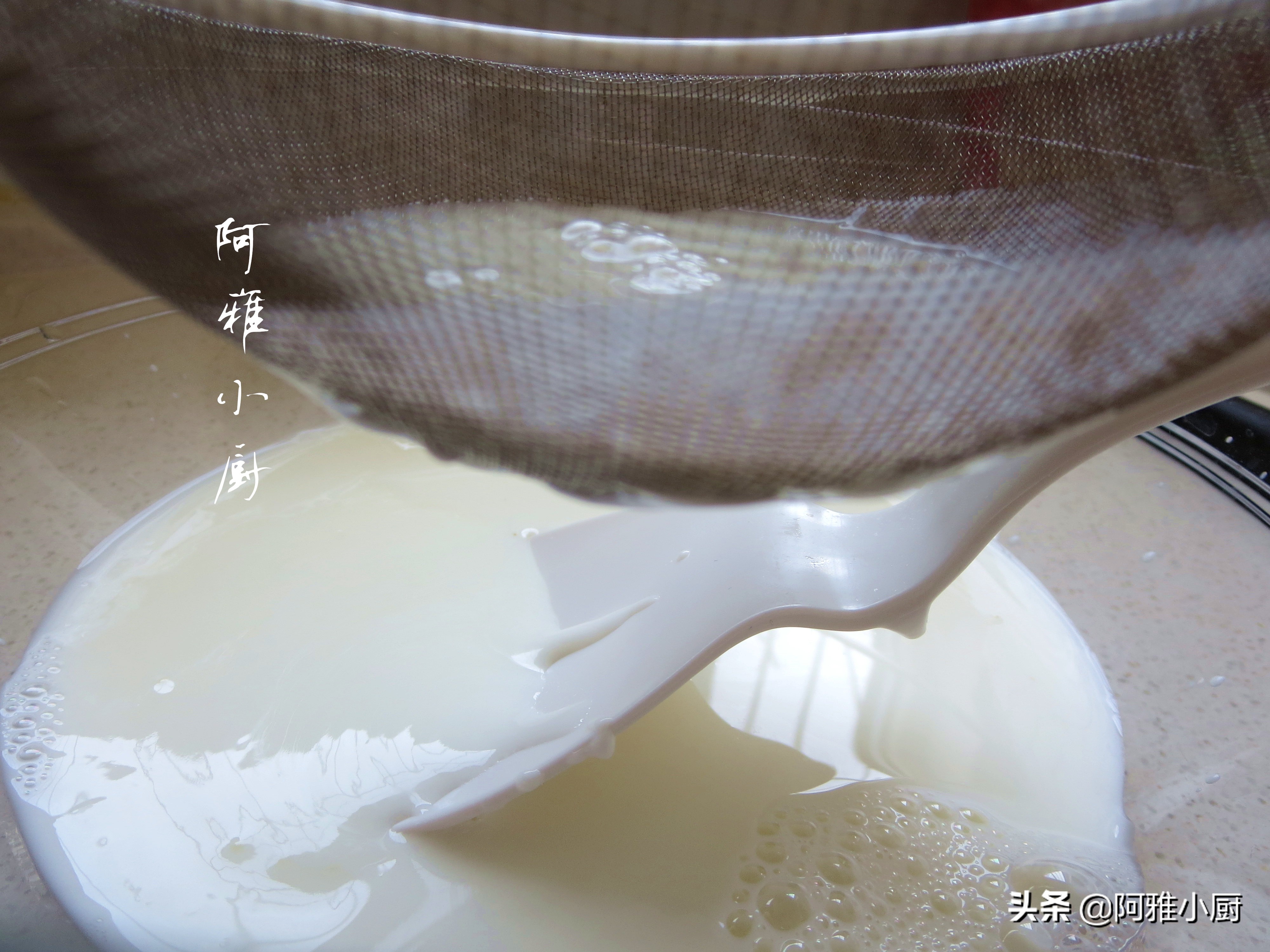 预拌粉电饭锅做酸奶蛋糕的方法,电饭锅做酸奶燕麦面包简单方法