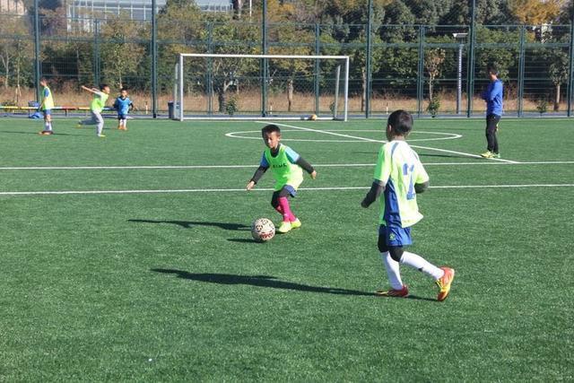 足球比赛可以让孩子学到什么,足球比赛带给孩子们的收获