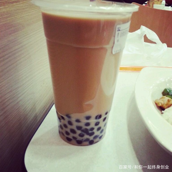 奶茶店一个月净赚十万的盈利模式,奶茶店不靠奶茶赚钱的商业模式