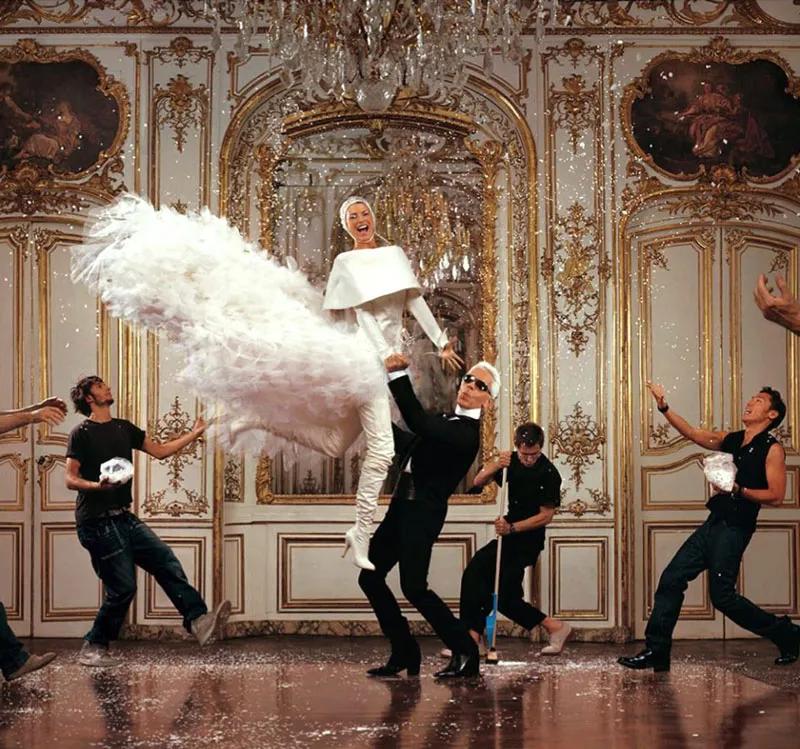 顶流女明星整容,顶流女星整容后回国复仇全集