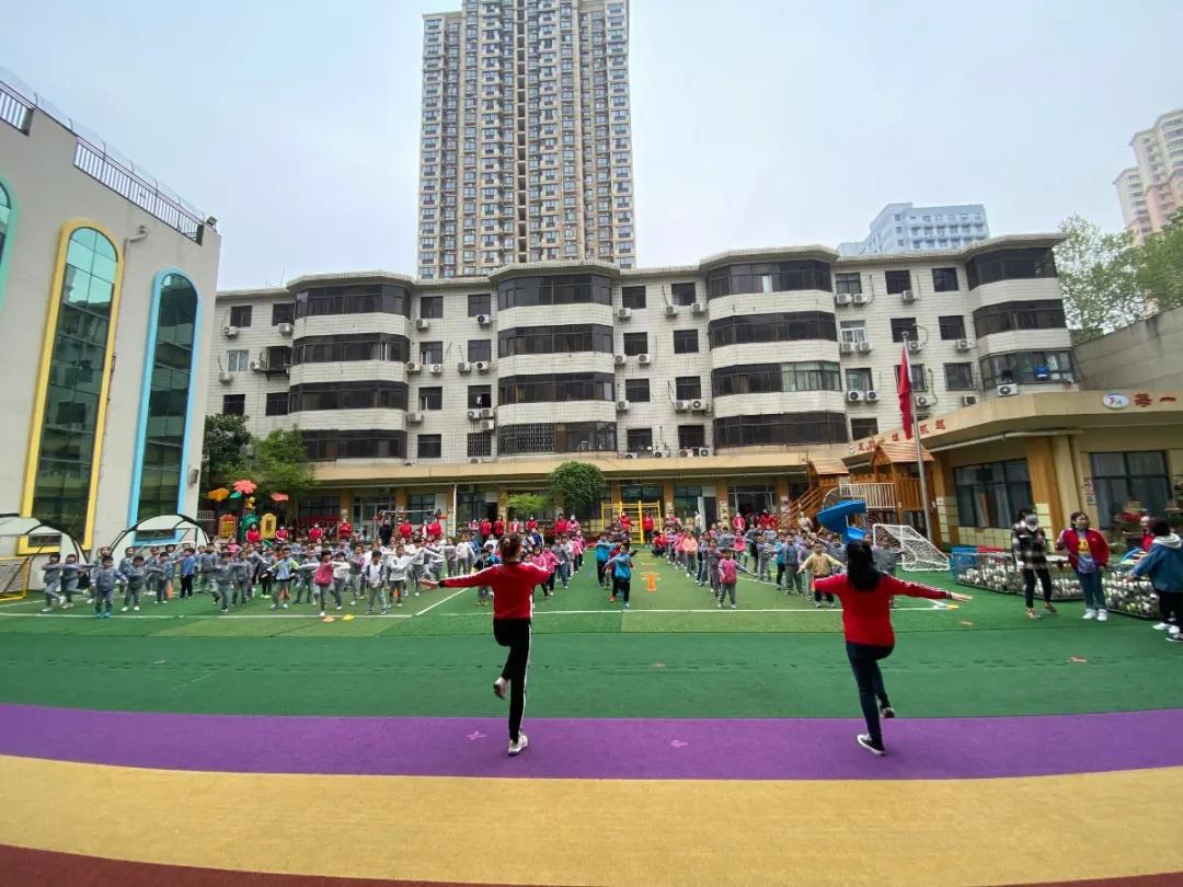 幼儿园足球嘉年华足球比赛视频,幼儿园足球主题游园活动