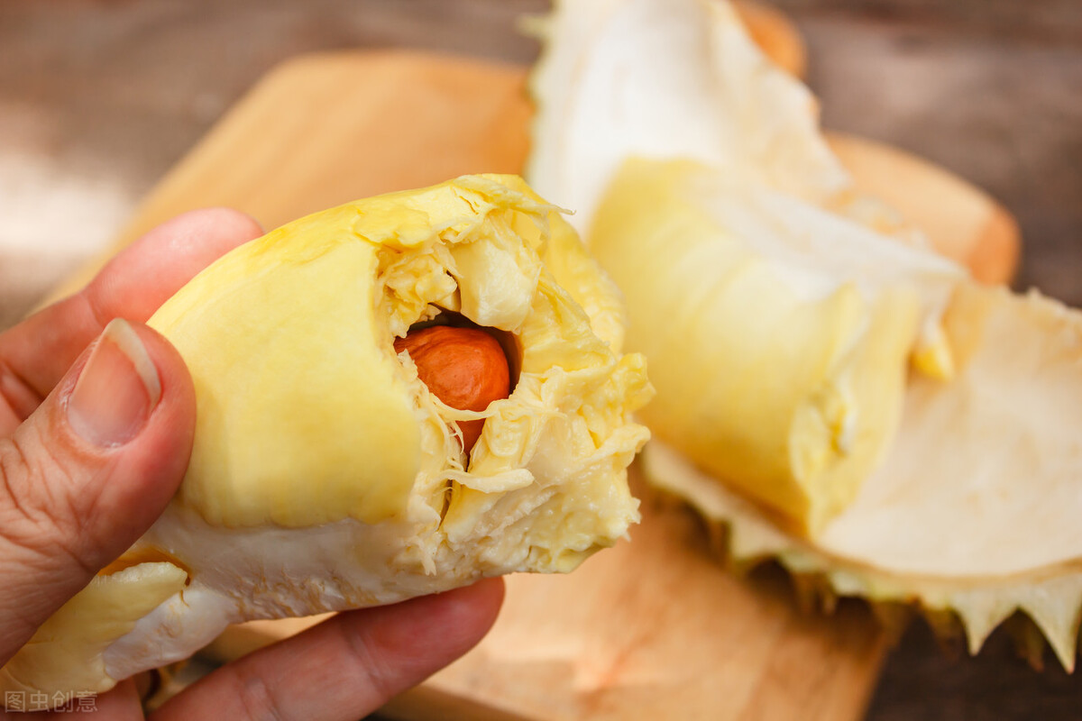 买榴莲开口好还是不开口,买榴莲新鲜的好还是冻过的好