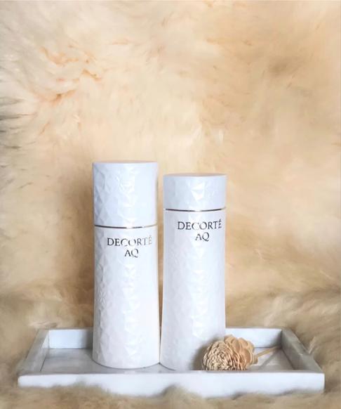 对袁冰妍路转粉了,分享护肤品全是大牌,不开美颜的样子好显小