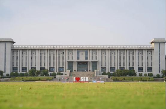 这所“魔法学校”火了!百年底蕴加持,走出200余位院士、多部影视剧来取景