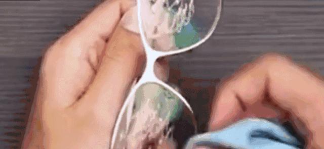 往鞋里喷什么东西脚不会臭,往鞋里撒的粉