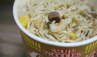 上怼政府,下骂国民!最狂老字号,为何能赚500亿?