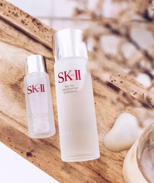 为什么女生动不动买一千多的粉底,不到200元的化妆水好吗