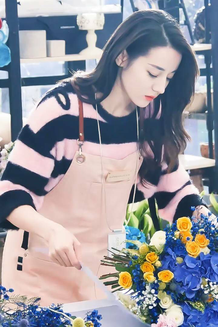 鞠婧祎、吴宣仪、迪丽热巴，你最欣赏谁的*服私**？